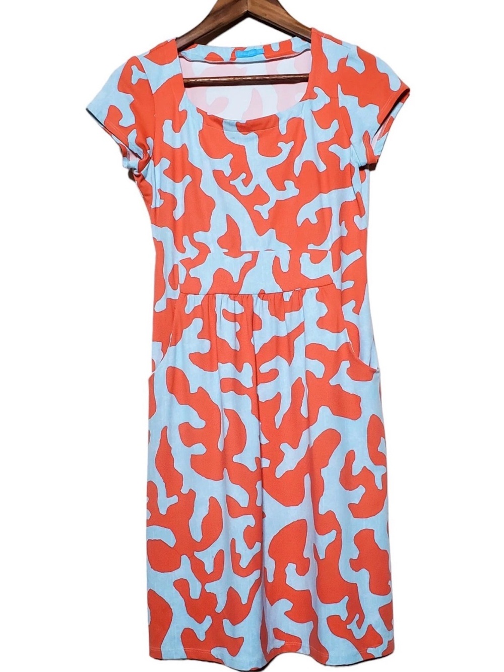 Really cute J.McLaughlin abstract print dress with pockets EUC